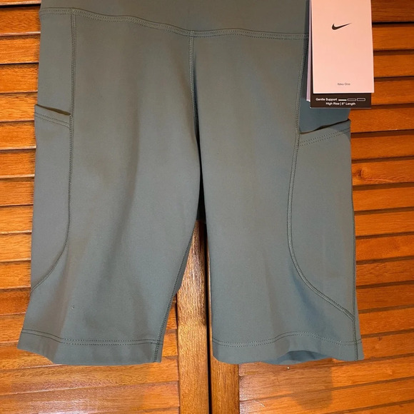 Nike One Dri-Fit Green High Rise 8” Length Athletic Biker Shorts Sz S NWT - Picture 3 of 7